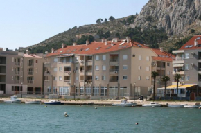 Apartments by the sea Omis - 7577